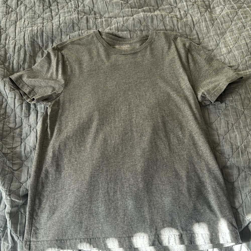 Banana Republic Large Tee